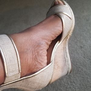 Antonio Melani Gold/Tan Wedges